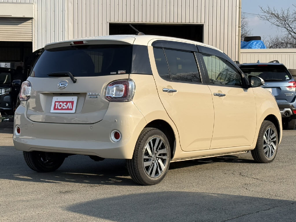 ダイハツ ブーン ｽﾀｲﾙ ﾎﾜｲﾄﾘﾐﾃｯﾄﾞ SAⅢ