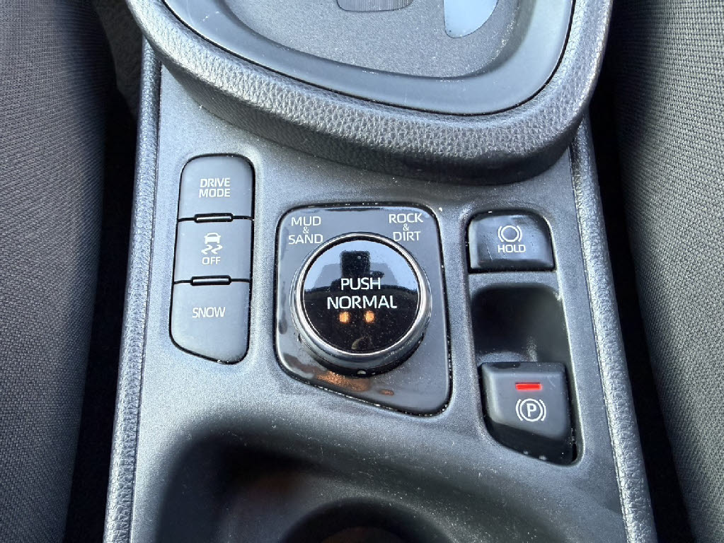 トヨタ ヤリス クロス X 4WD