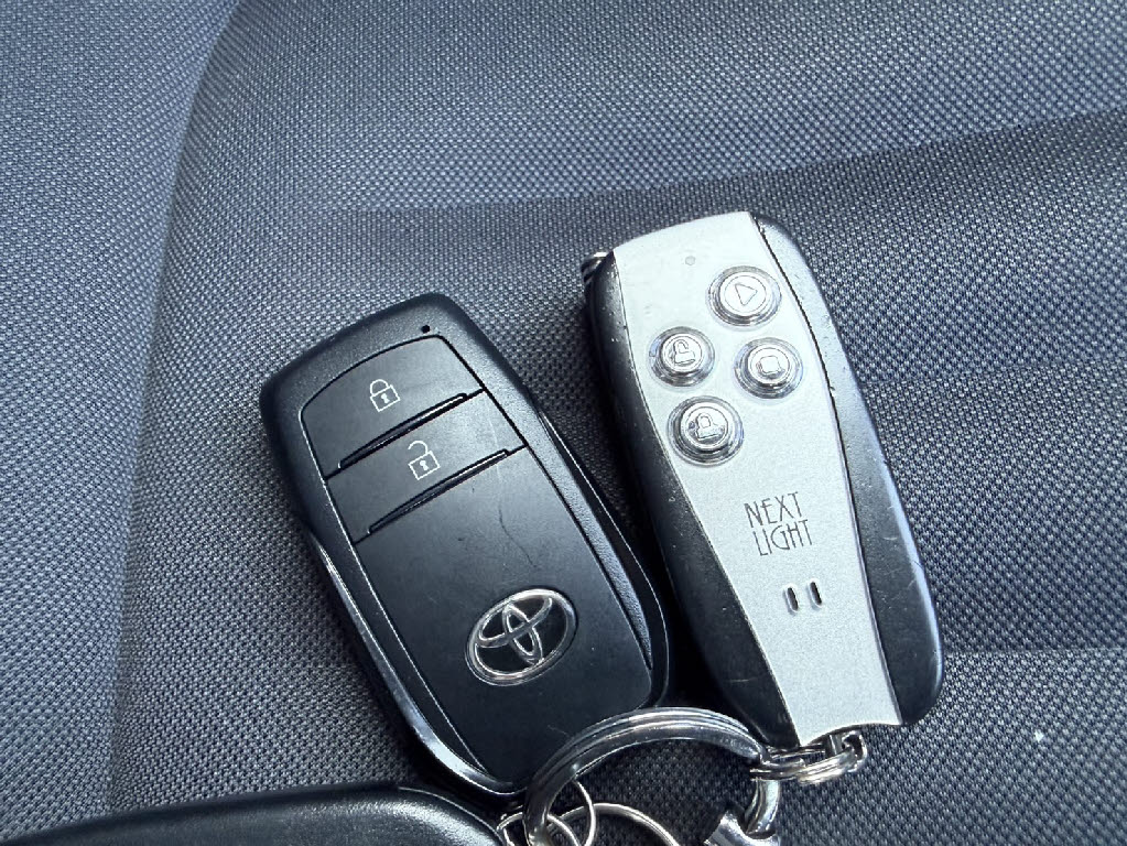 トヨタ ヤリス クロス X 4WD