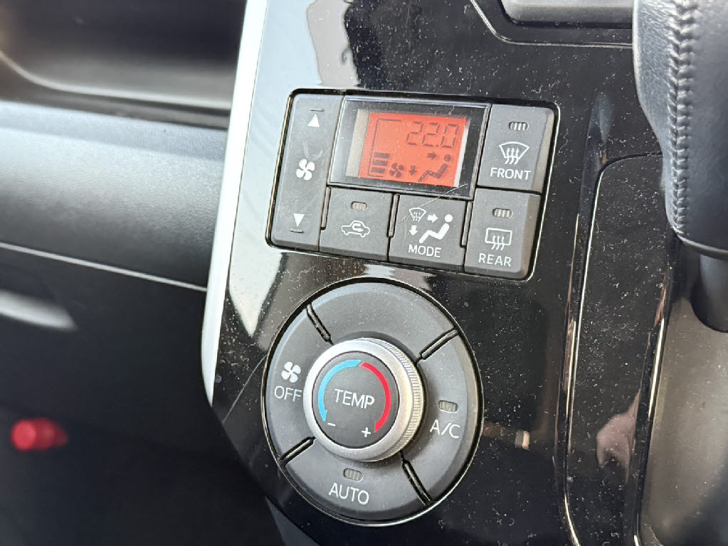 ダイハツ タントカスタム 4WD RS ｽﾏｰﾄｾﾚｸｼｮﾝSA