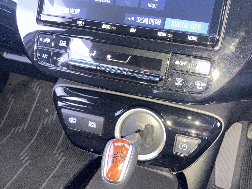 トヨタ プリウスＰＨＶ A