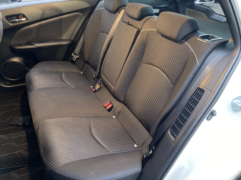 トヨタ プリウスＰＨＶ A