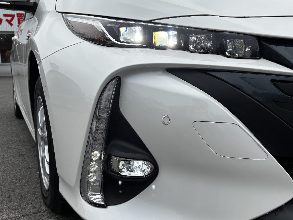 トヨタ プリウスＰＨＶ A