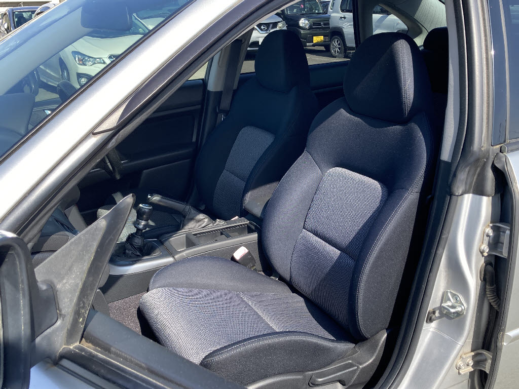 スバル レガシィＢ４ 3.0RｽﾍﾟｯｸB MT6
