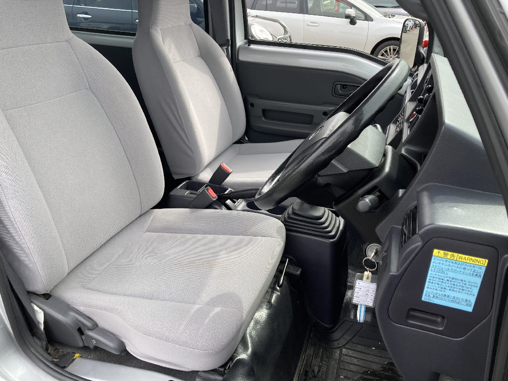 スバル サンバーＶ 4WD VB