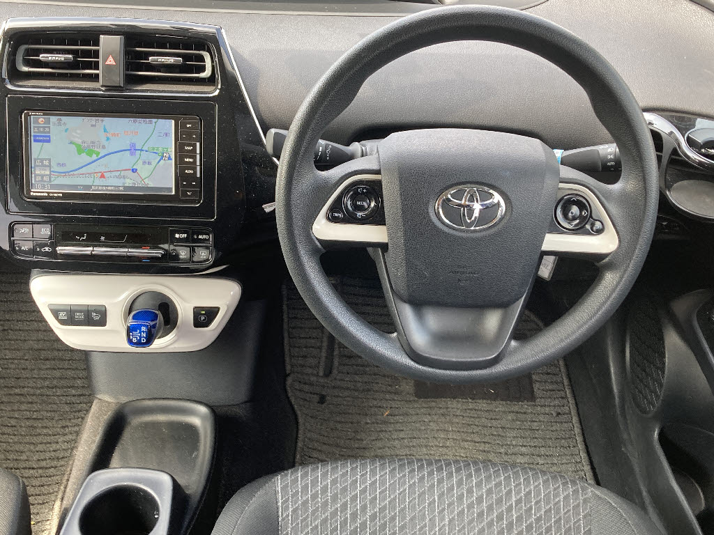 トヨタ プリウス E