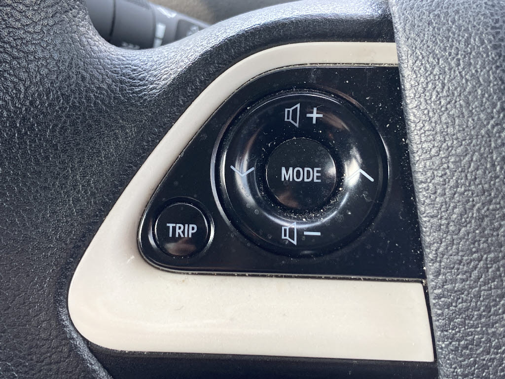 トヨタ プリウス E