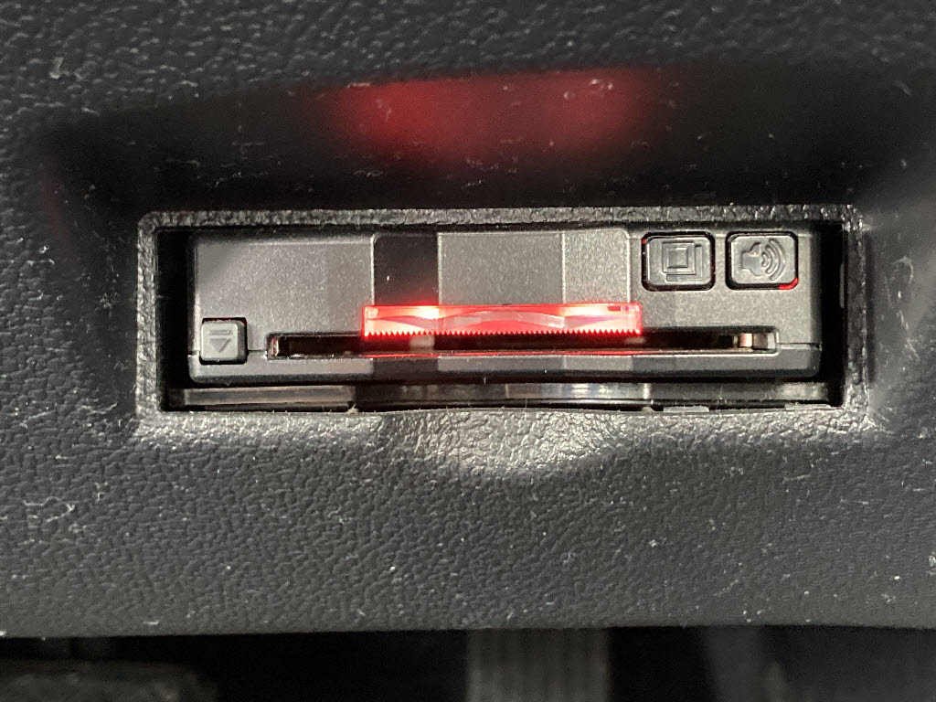 トヨタ プリウス E