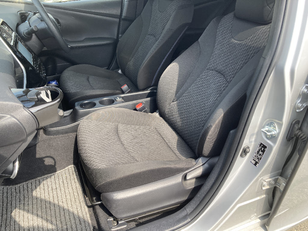 トヨタ プリウス E