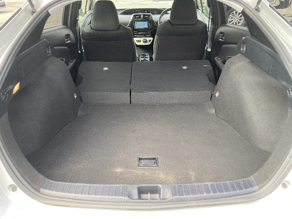 トヨタ プリウス E