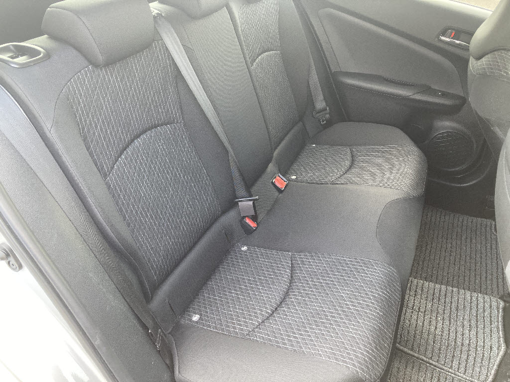 トヨタ プリウス E