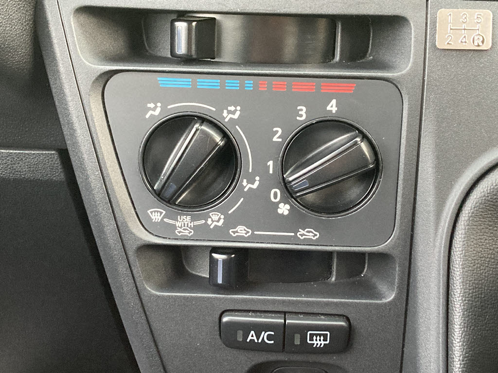 トヨタ ピクシスＶ 4WD ｸﾙｰｽﾞﾀｰﾎﾞSAⅢ