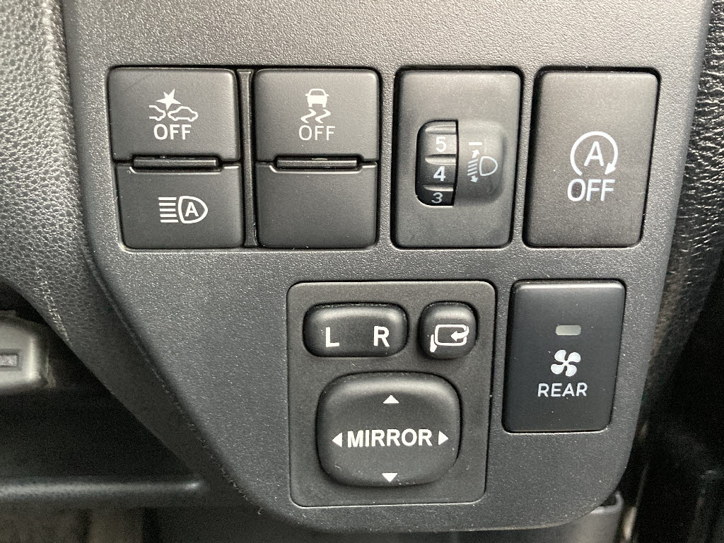 トヨタ ピクシスＶ 4WD ｸﾙｰｽﾞﾀｰﾎﾞSAⅢ