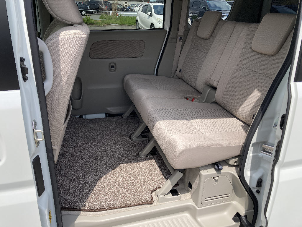 ニッサン NV100ｸﾘｯﾊﾟｰﾘｵ 4WD E