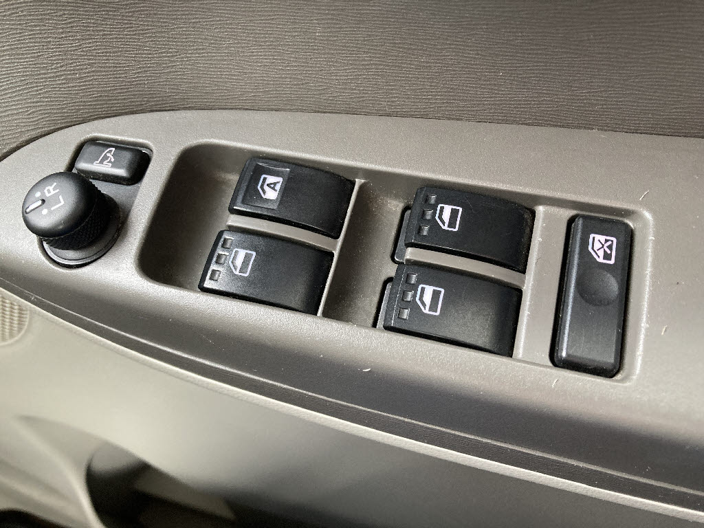 ダイハツ タント L SAⅢ 4WD