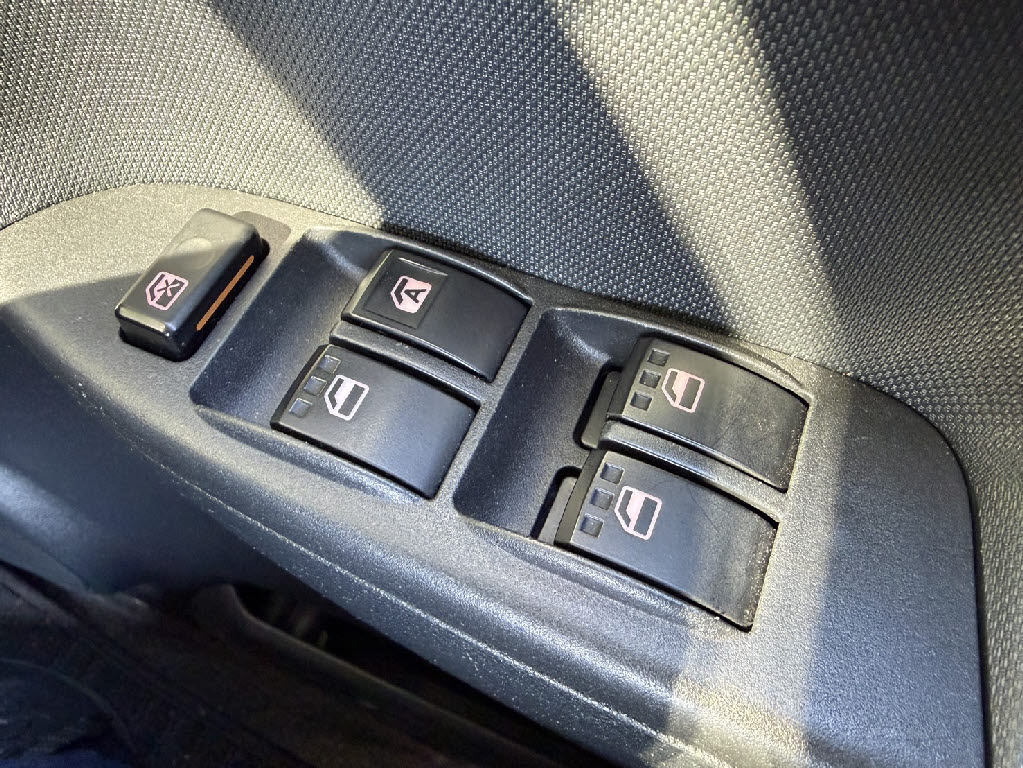 ダイハツ エッセ 4WD D