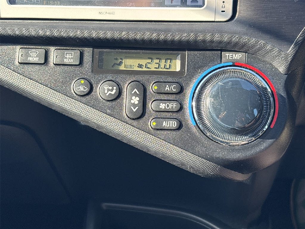 トヨタ アクア G