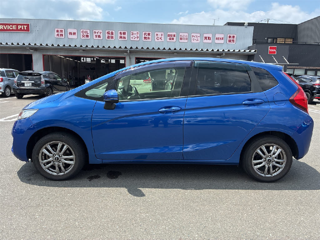 ホンダ フィット 4WD 13G F-PKG