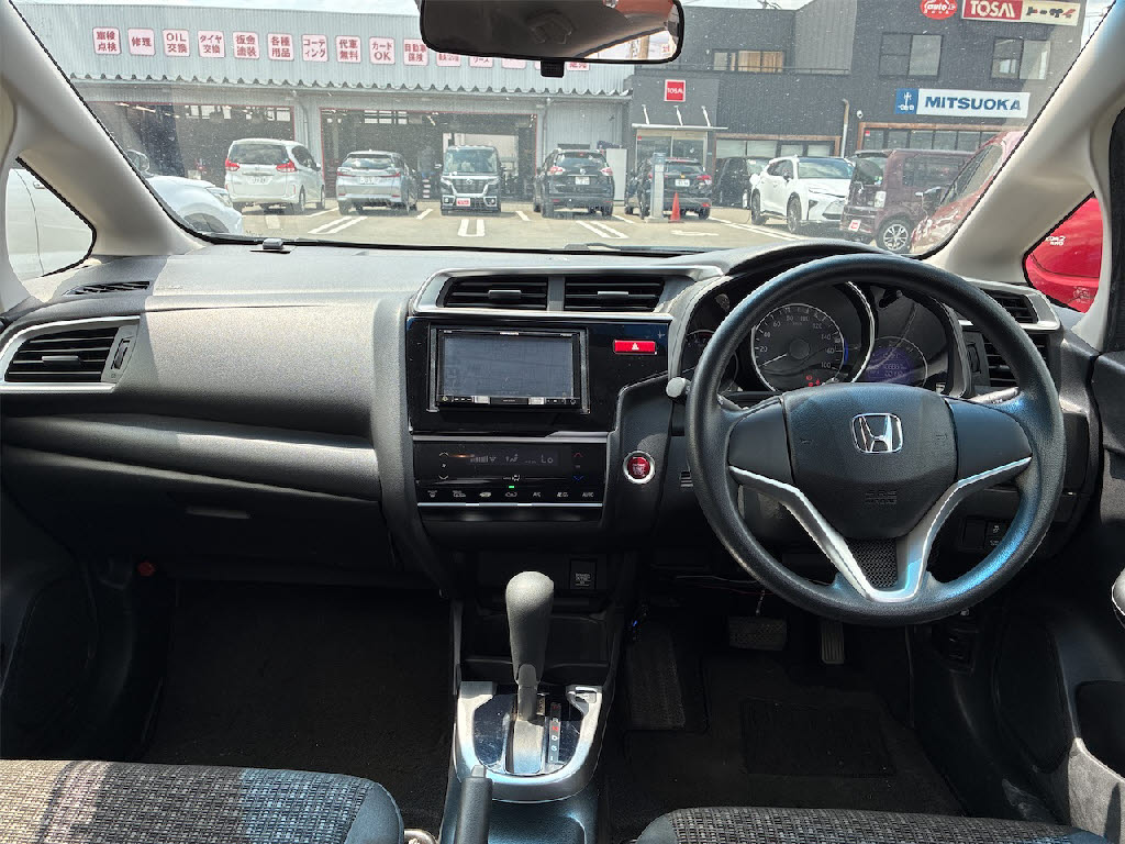 ホンダ フィット 4WD 13G F-PKG
