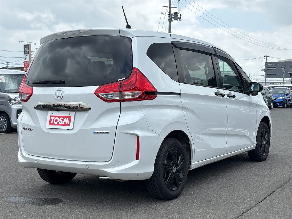 ホンダ ﾌﾘｰﾄﾞﾊｲﾌﾞﾘｯﾄﾞ HV G BLACK-STYLE 4WD