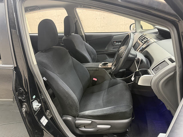 トヨタ プリウスアルファ Ｓ　チューンブラック