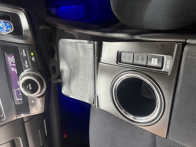 トヨタ プリウスアルファ Ｓ　チューンブラック