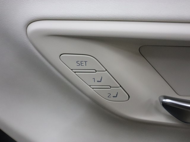 トヨタ ｸﾗｳﾝ ｸﾛｽｵｰﾊﾞｰ Ｇ　レザーパッケージ