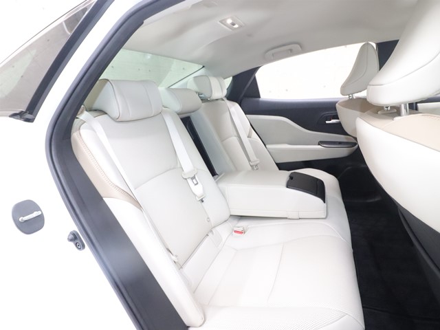 トヨタ ｸﾗｳﾝ ｸﾛｽｵｰﾊﾞｰ Ｇ　レザーパッケージ