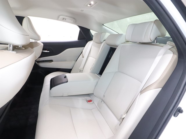 トヨタ ｸﾗｳﾝ ｸﾛｽｵｰﾊﾞｰ Ｇ　レザーパッケージ