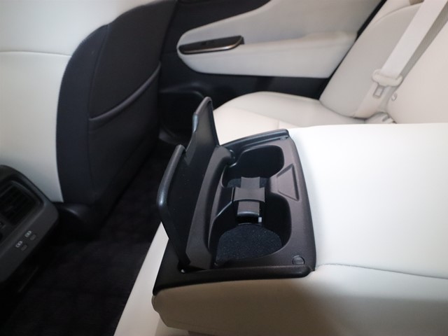 トヨタ ｸﾗｳﾝ ｸﾛｽｵｰﾊﾞｰ Ｇ　レザーパッケージ