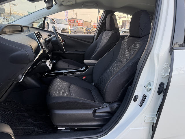 トヨタ プリウス Ｓセーフティープラス