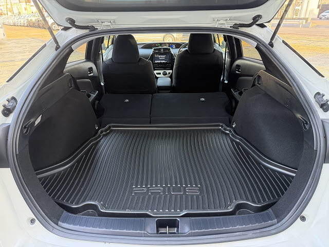 トヨタ プリウス Ｓセーフティープラス