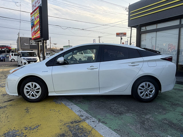 トヨタ プリウス Ｓセーフティープラス