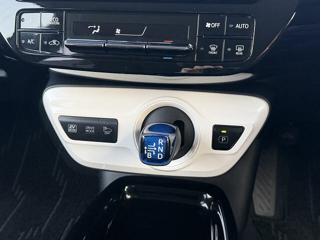 トヨタ プリウス Ｓセーフティープラス