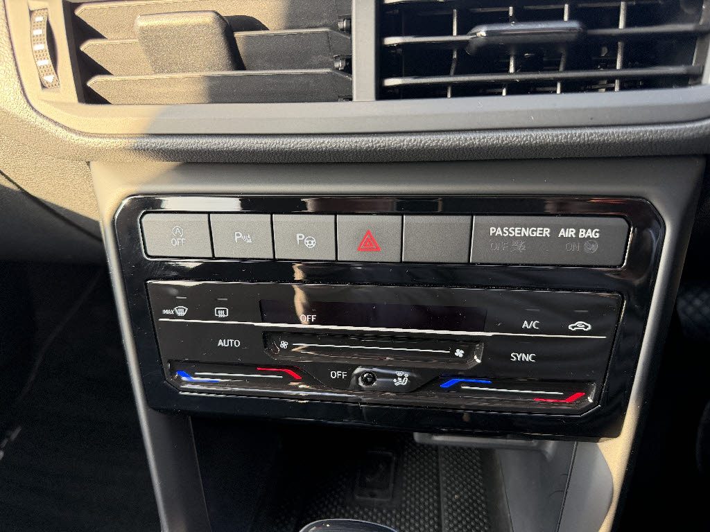 フォルクスワーゲン Ｔ‐クロス ＴＳＩ　アクティブ