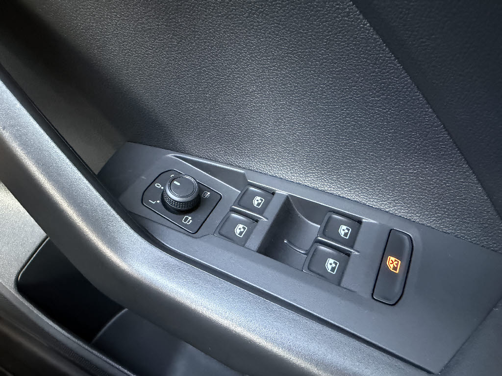 フォルクスワーゲン Ｔ‐クロス ＴＳＩ　アクティブ