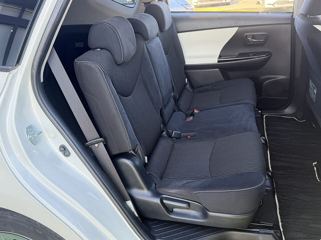 トヨタ プリウスアルファ Ｓ　チューンブラック２