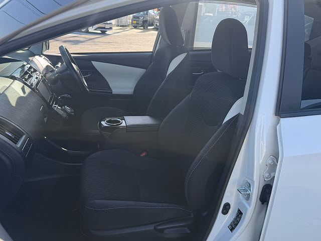 トヨタ プリウスアルファ Ｓ　チューンブラック２