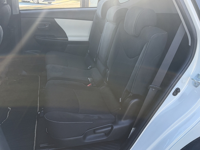 トヨタ プリウスアルファ Ｓ　チューンブラック２