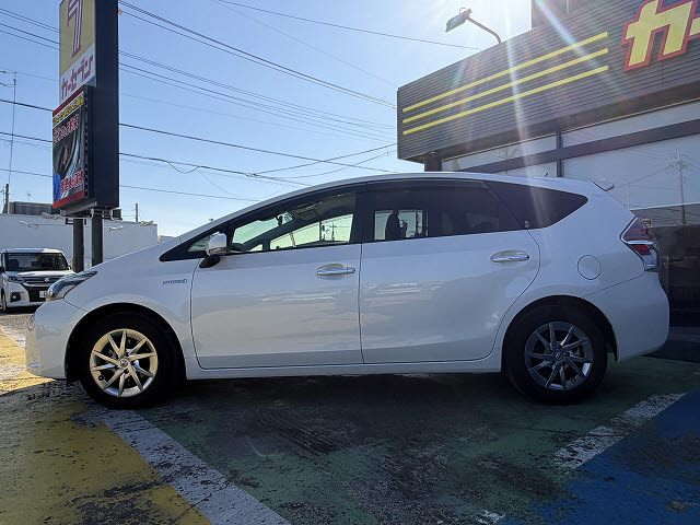 トヨタ プリウスアルファ Ｓ　チューンブラック２