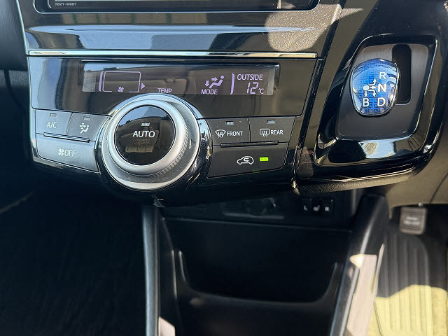 トヨタ プリウスアルファ Ｓ　チューンブラック２