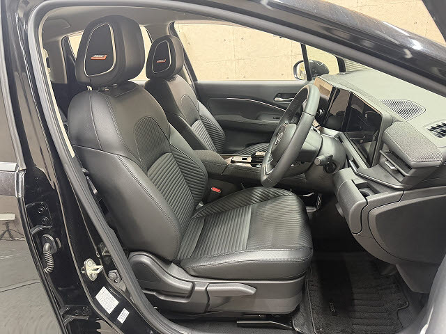 ニッサン オーラ Ｇ　レザーエディション