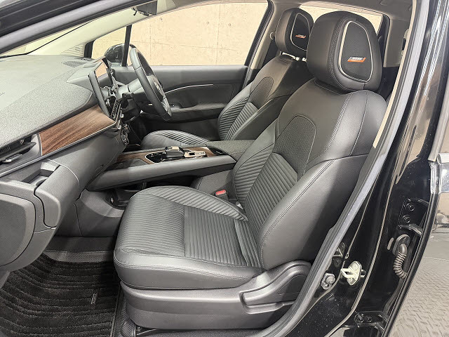 ニッサン オーラ Ｇ　レザーエディション