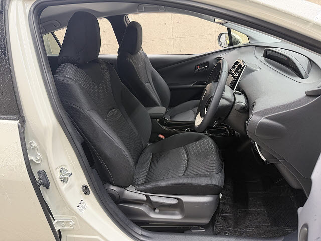 トヨタ プリウス Ｓ　セーフティプラス