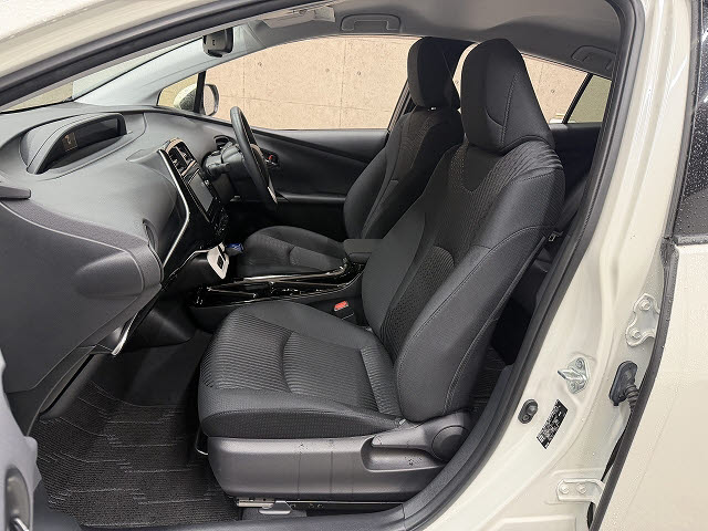 トヨタ プリウス Ｓ　セーフティプラス