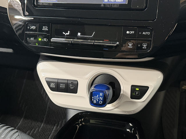 トヨタ プリウス Ｓ　セーフティプラス