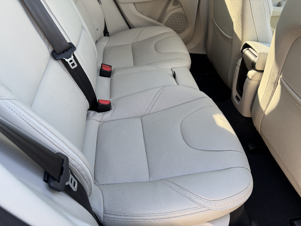 ボルボ ボルボ Ｖ４０ クロスカントリーＴ５ＡＷＤ　クラシックエ