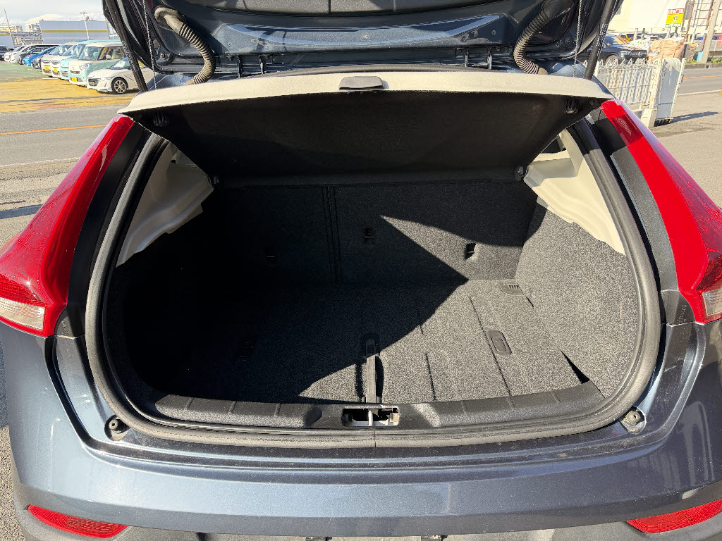 ボルボ ボルボ Ｖ４０ クロスカントリーＴ５ＡＷＤ　クラシックエ