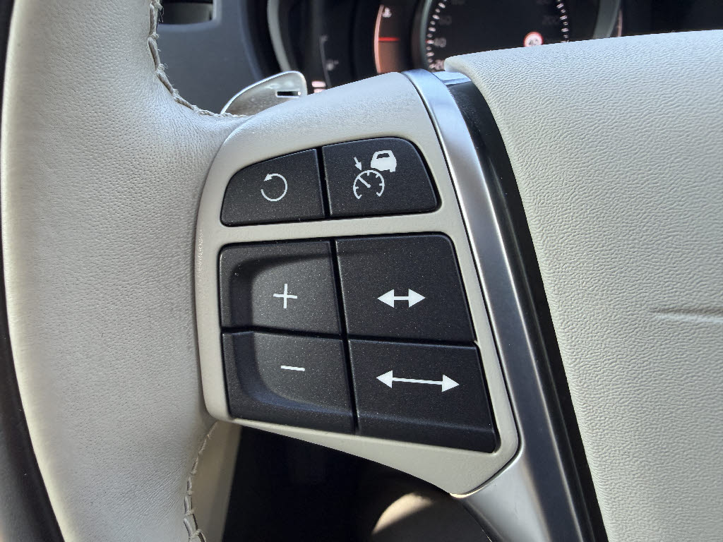 ボルボ ボルボ Ｖ４０ クロスカントリーＴ５ＡＷＤ　クラシックエ