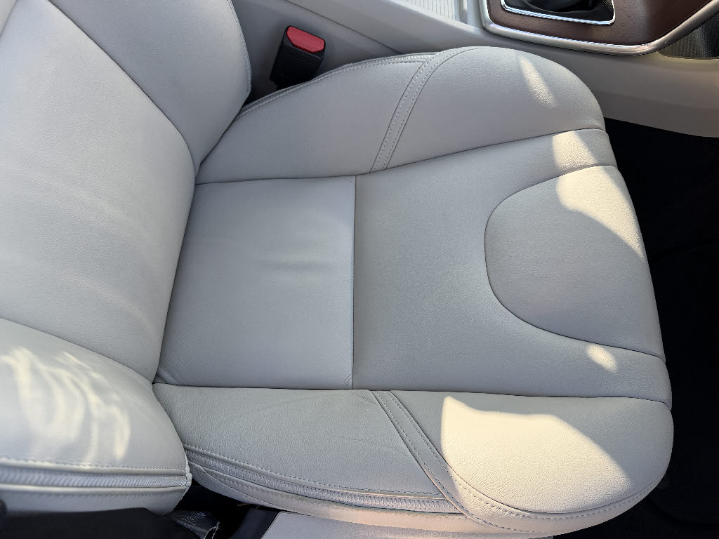 ボルボ ボルボ Ｖ４０ クロスカントリーＴ５ＡＷＤ　クラシックエ